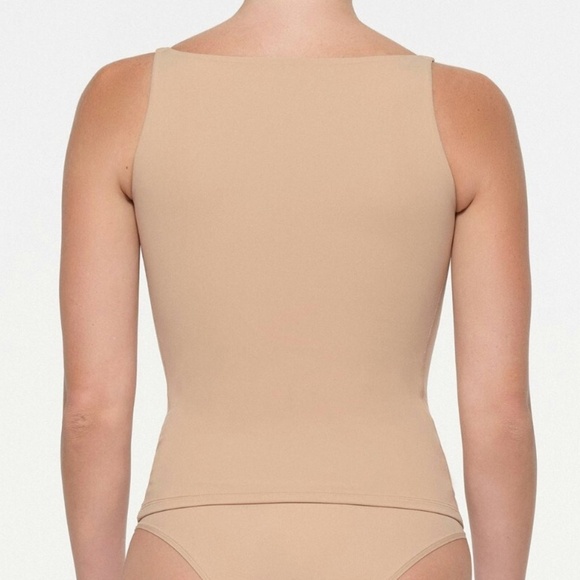 NWT Women's SKIMS Clay Fits Everybody Back Smoothing Cami - size M - Picture 2 of 4